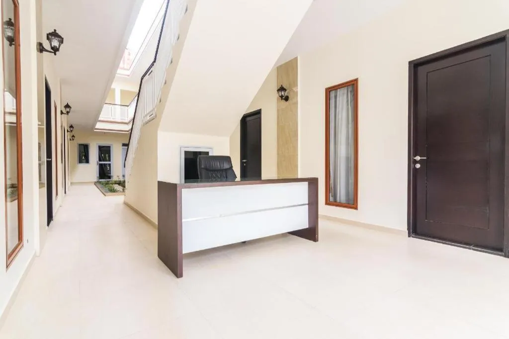 OYO Life 2735 Graha Nirwana