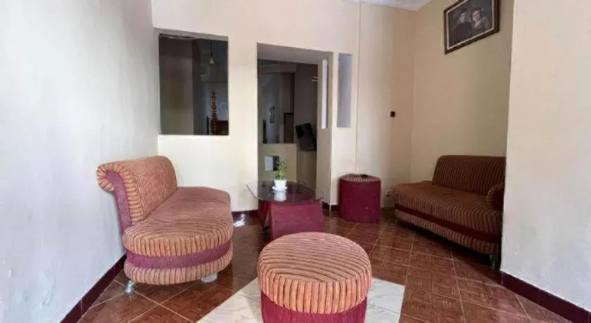 OYO 94003 Anjuk Ladang Homestay