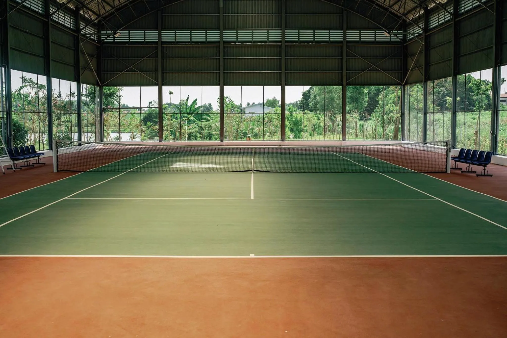 Tennis court in Lamori Resort & Spa