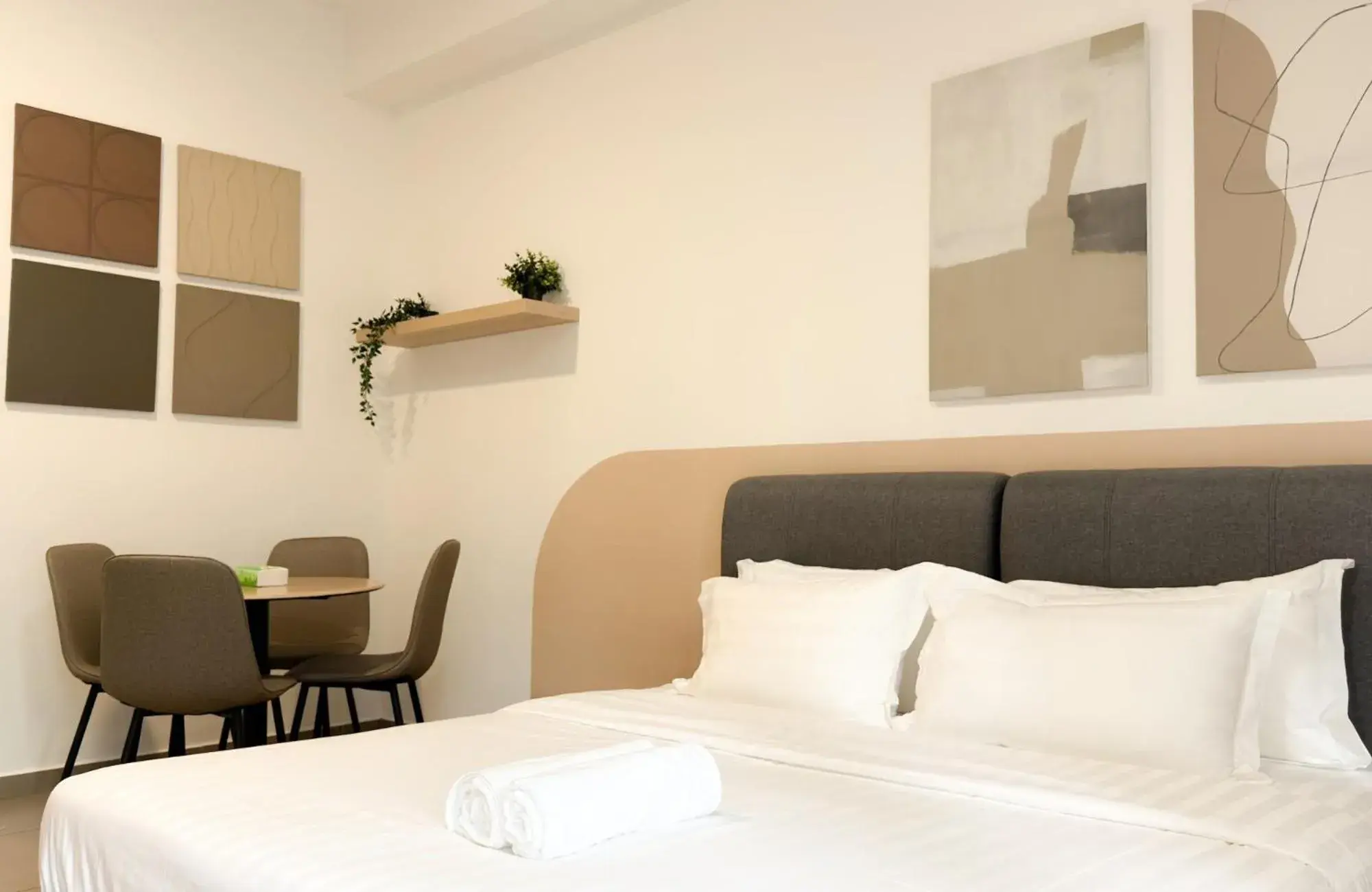 Superior King Suite in Mossaz By Synergy Property Management Superior King Suite in Mossaz By Synergy Property Management
