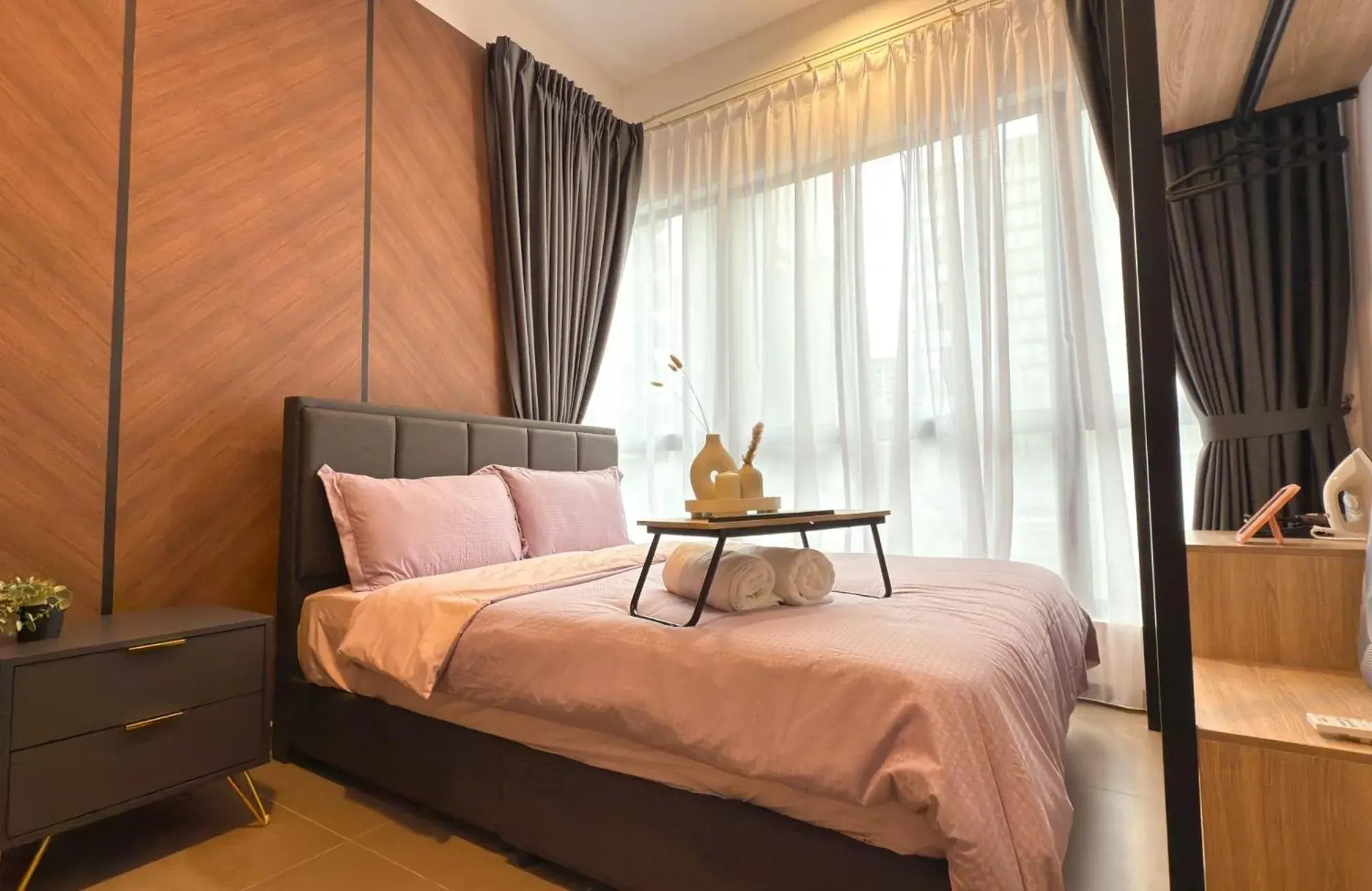 Two-Bedroom Suite in Mossaz By Synergy Property Management Two-Bedroom Suite in Mossaz By Synergy Property Management