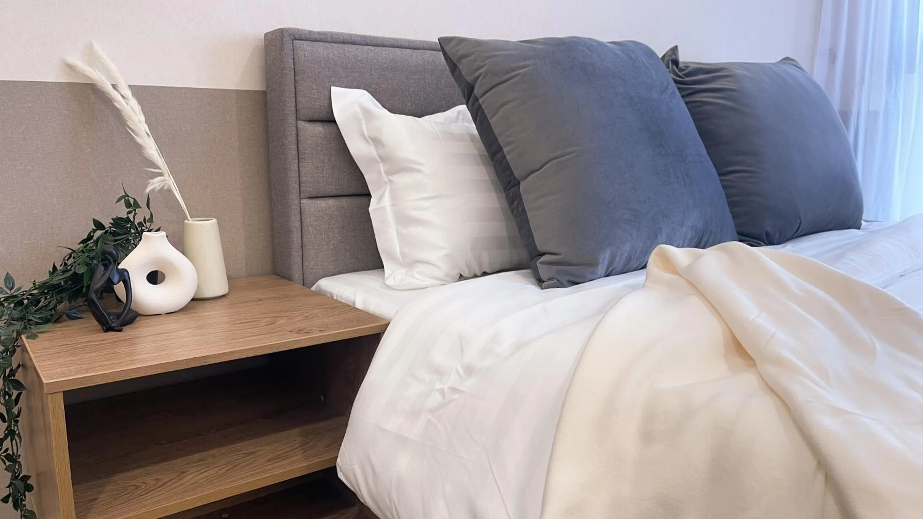 Bed in Mossaz By Synergy Property Management