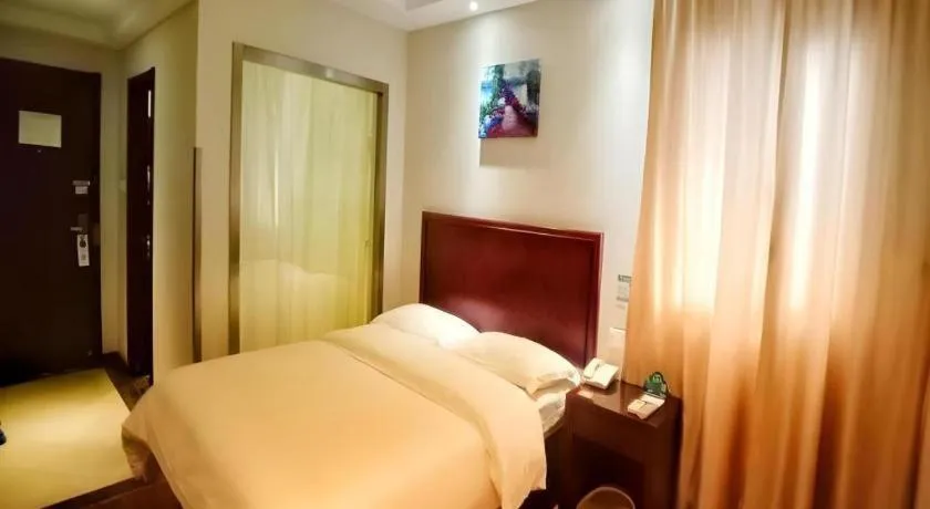 Bed in GreenTree Inn Chuzhou Dingyuan County People's Square General Hospital Business Hotel