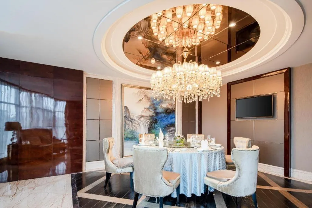 Chengdu Rising Butterfly Hotel