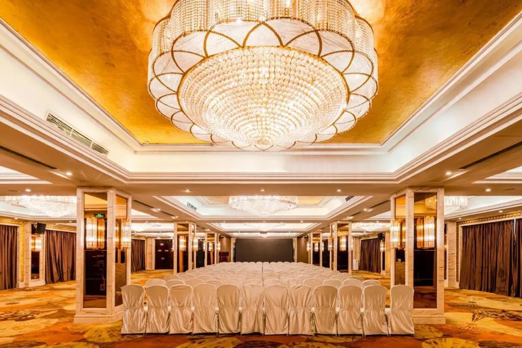 Chengdu Rising Butterfly Hotel