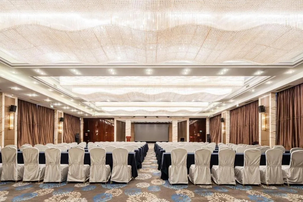 Chengdu Rising Butterfly Hotel