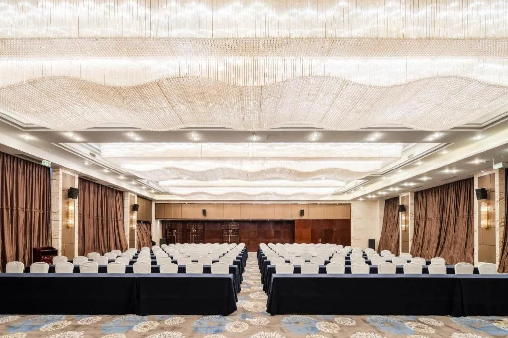 Chengdu Rising Butterfly Hotel