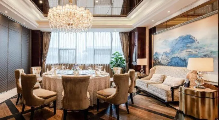 Chengdu Rising Butterfly Hotel