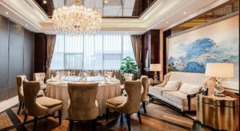 Chengdu Rising Butterfly Hotel