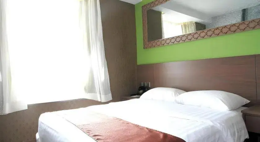 Bed in Largos Hotel Bed in Largos Hotel