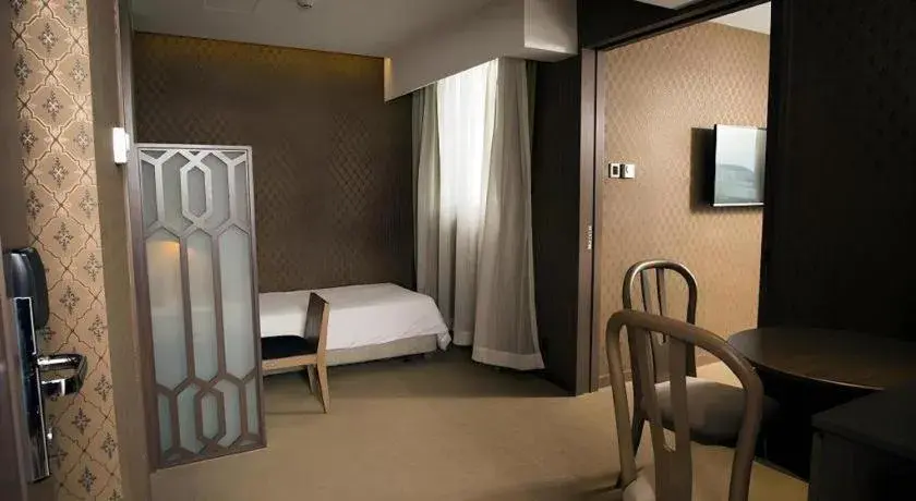 Bed in Largos Hotel Bed in Largos Hotel