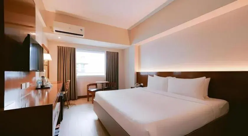 Bed in Palm Hotel Manila Bed in Palm Hotel Manila