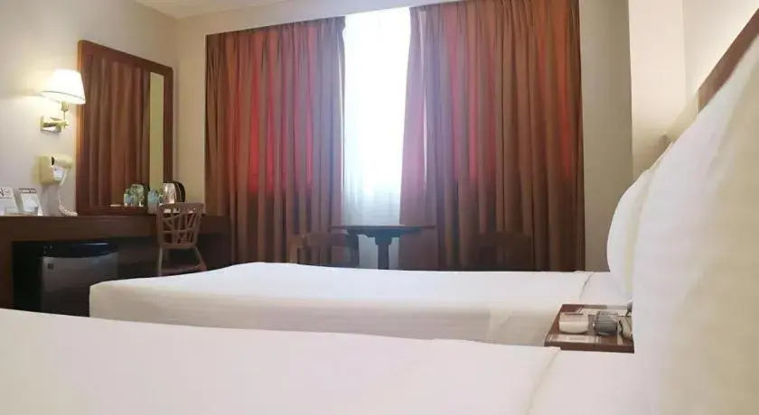 Bed in Palm Hotel Manila Bed in Palm Hotel Manila