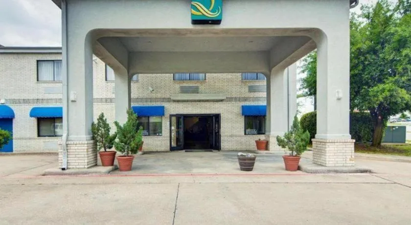 Quality Inn & Suites Grand Prairie South
