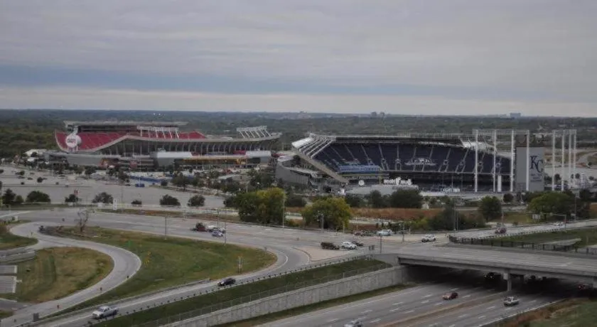 Adam's Mark Hotel & Conference Center