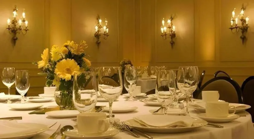 Adam's Mark Hotel & Conference Center