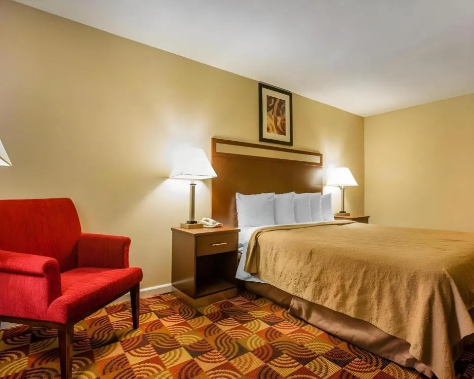 Bed in Quality Inn Redding near I-5