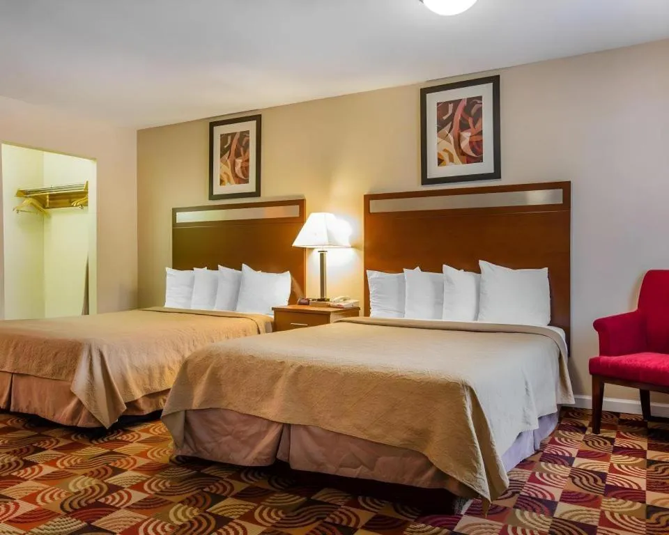 Bed in Quality Inn Redding near I-5