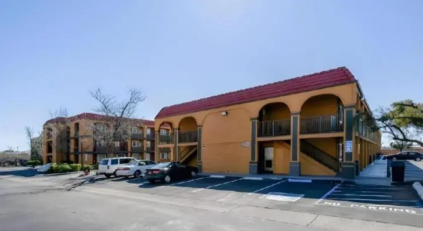 Quality Inn Redding near I-5 Quality Inn Redding near I-5