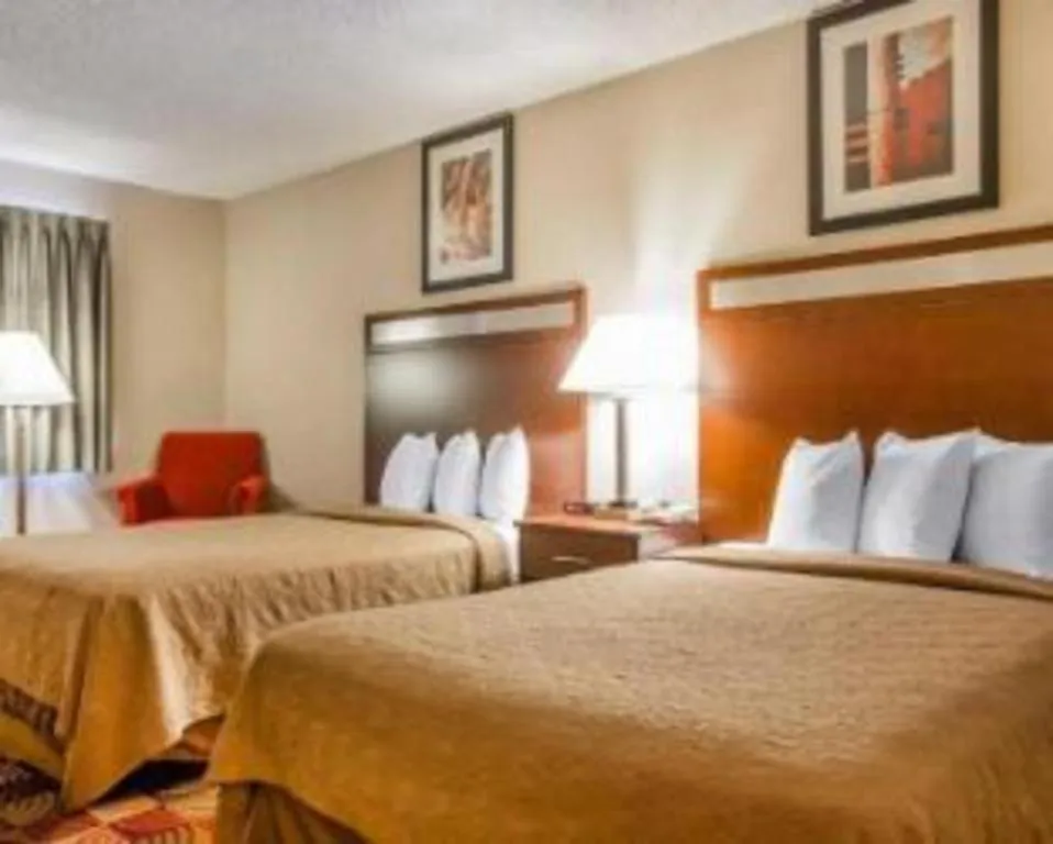 Bed in Quality Inn Redding near I-5