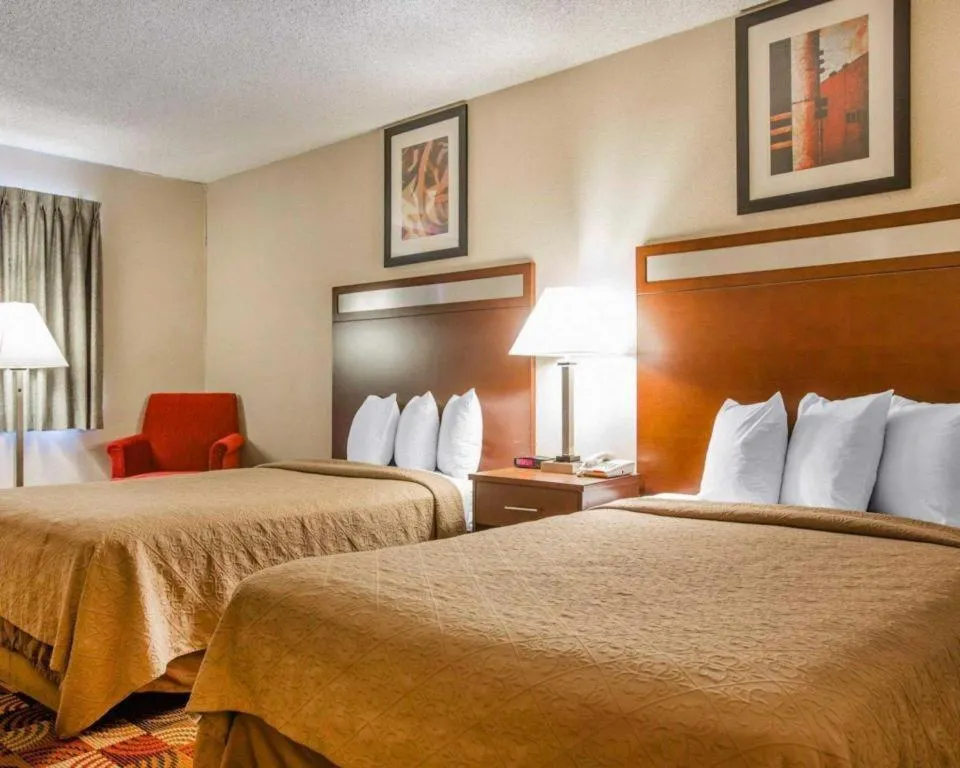 Bed in Quality Inn Redding near I-5