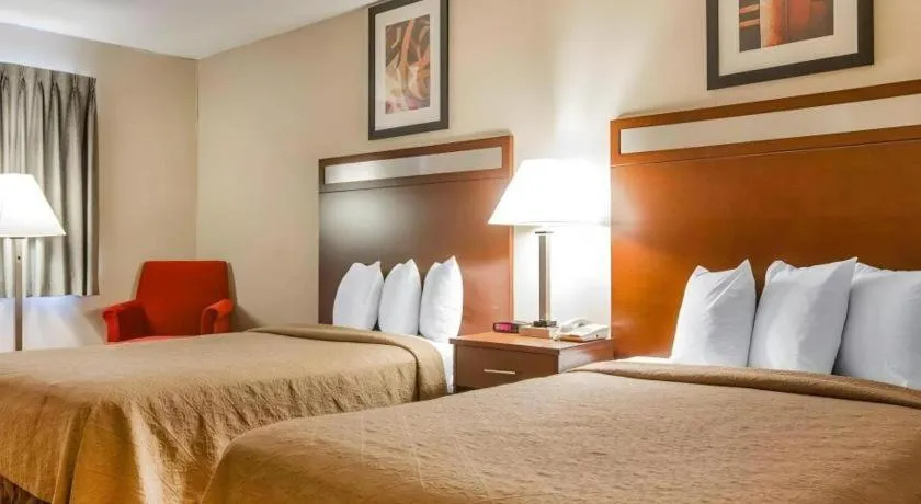 Bed in Quality Inn Redding near I-5