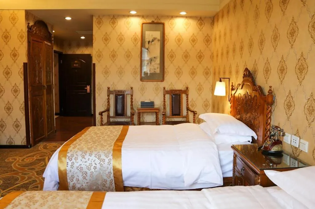 Bed in Dong Fang Hotel