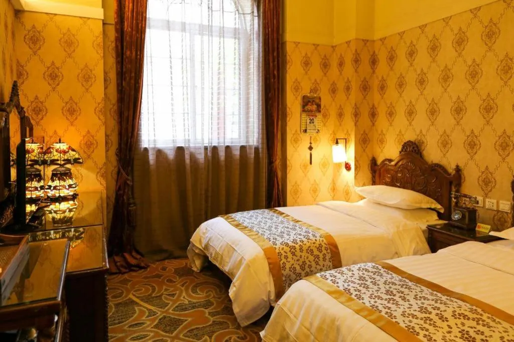 Bed in Dong Fang Hotel