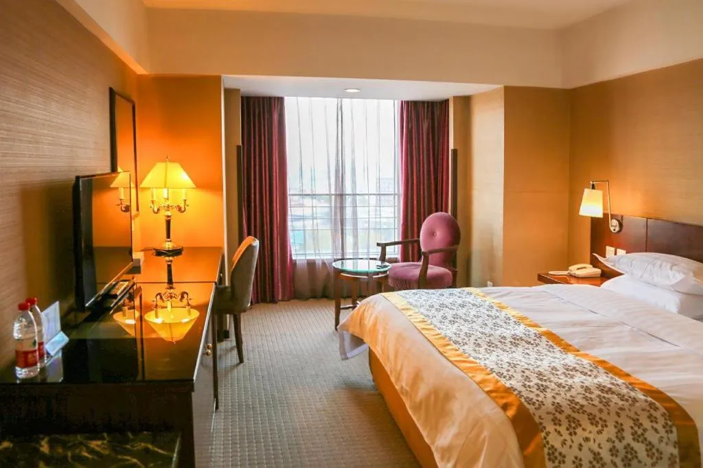 Bed in Dong Fang Hotel