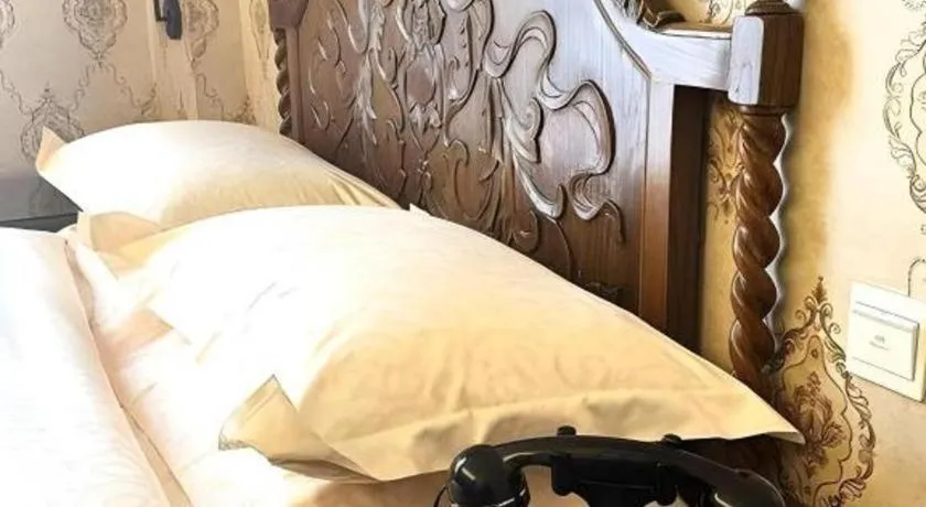 Bed in Dong Fang Hotel