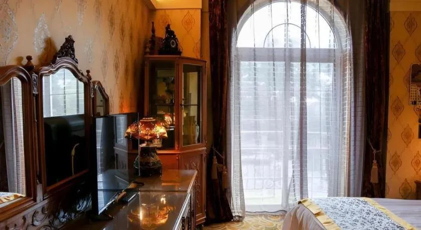 Bed in Dong Fang Hotel