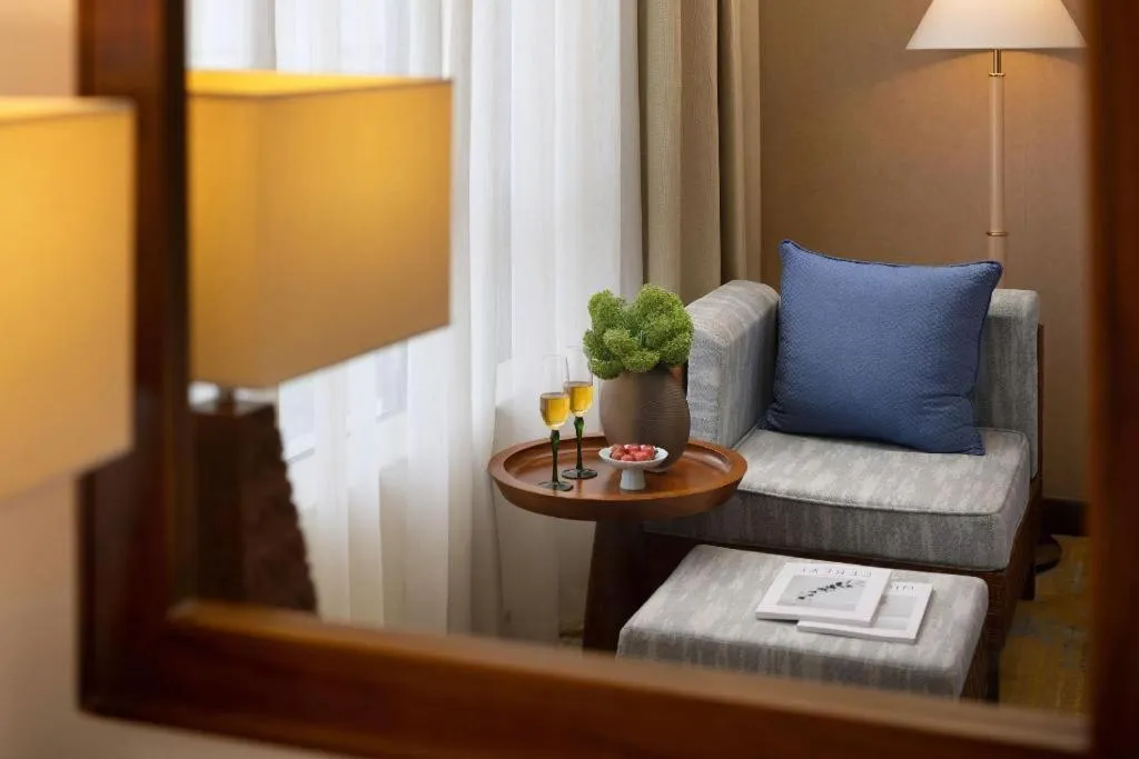 BaoHua Harbour View Hotel