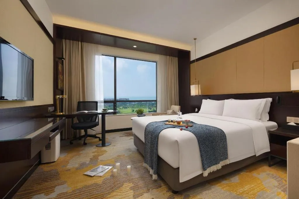 Bed in BaoHua Harbour View Hotel