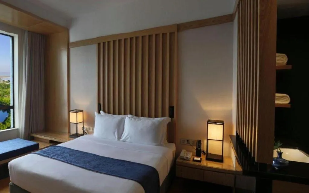 Bed in BaoHua Harbour View Hotel