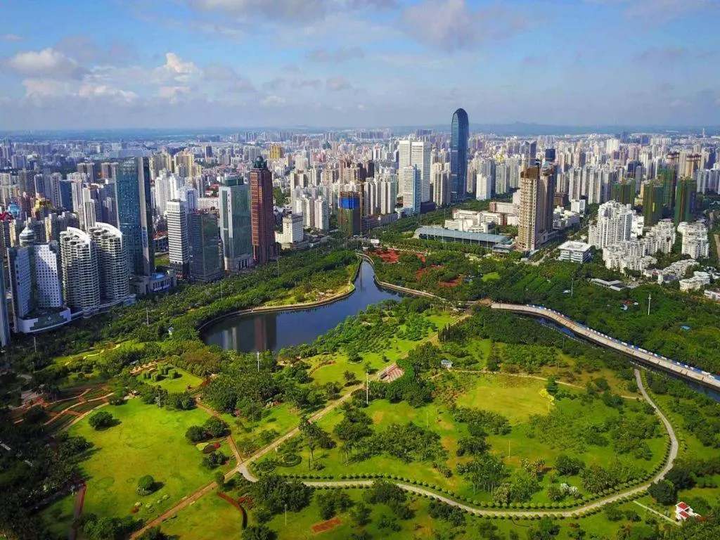 BaoHua Harbour View Hotel