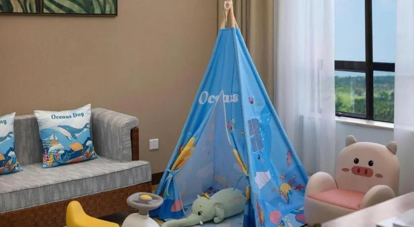 BaoHua Harbour View Hotel