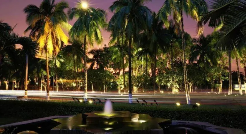 BaoHua Harbour View Hotel