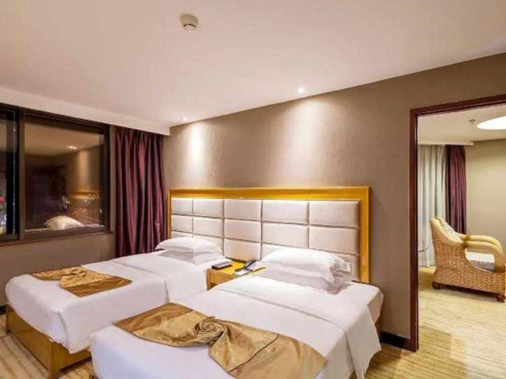 Bed in Xiamen Plaza Hotel