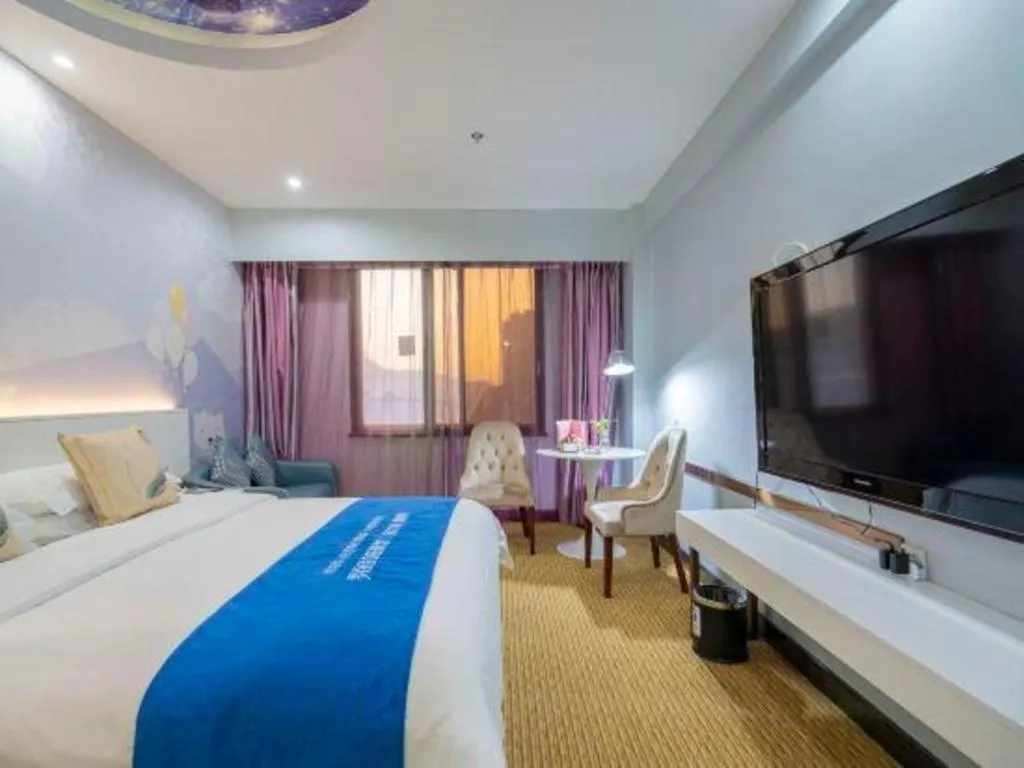 Bed in Xiamen Plaza Hotel