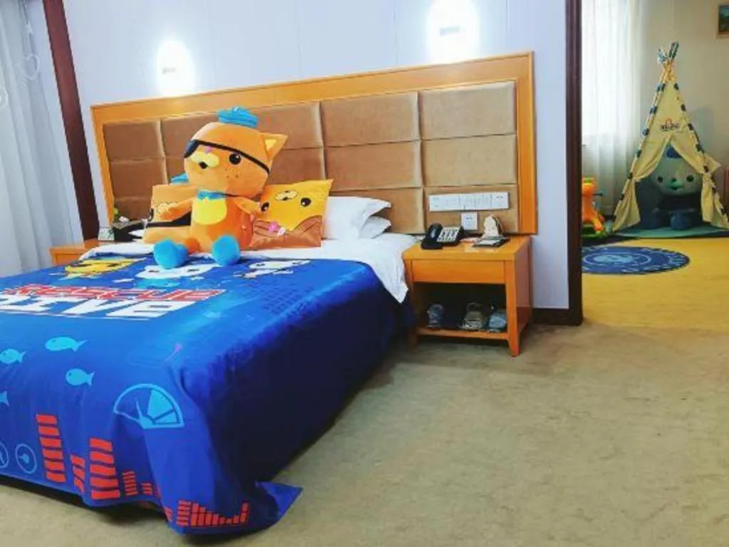 Bed in Xiamen Plaza Hotel