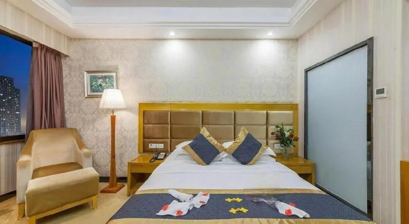 Bed in Xiamen Plaza Hotel