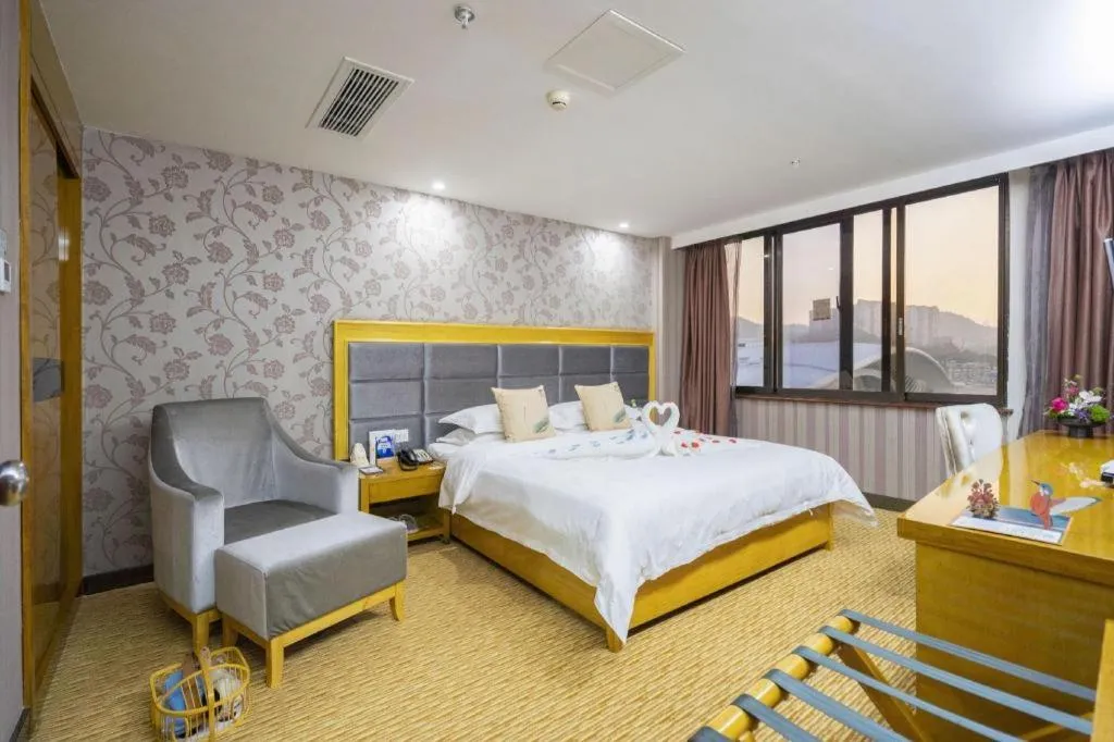 Bed in Xiamen Plaza Hotel