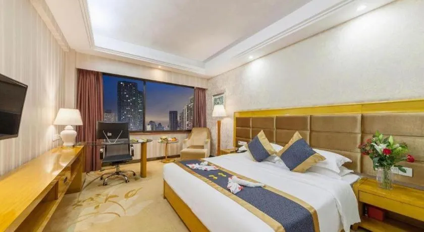 Bed in Xiamen Plaza Hotel