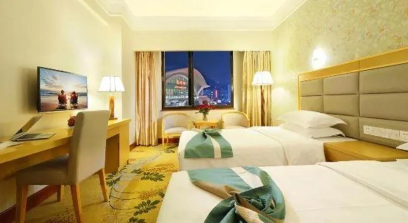 Bed in Xiamen Plaza Hotel