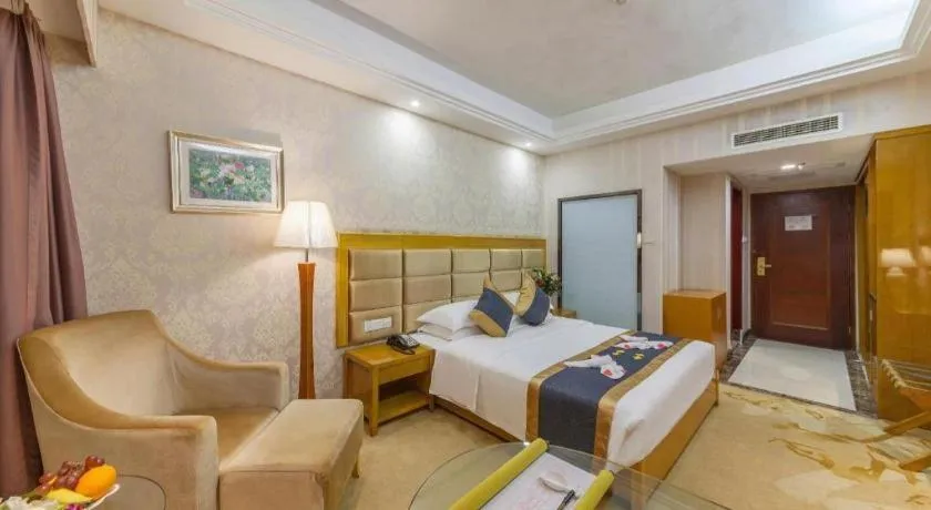 Bed in Xiamen Plaza Hotel