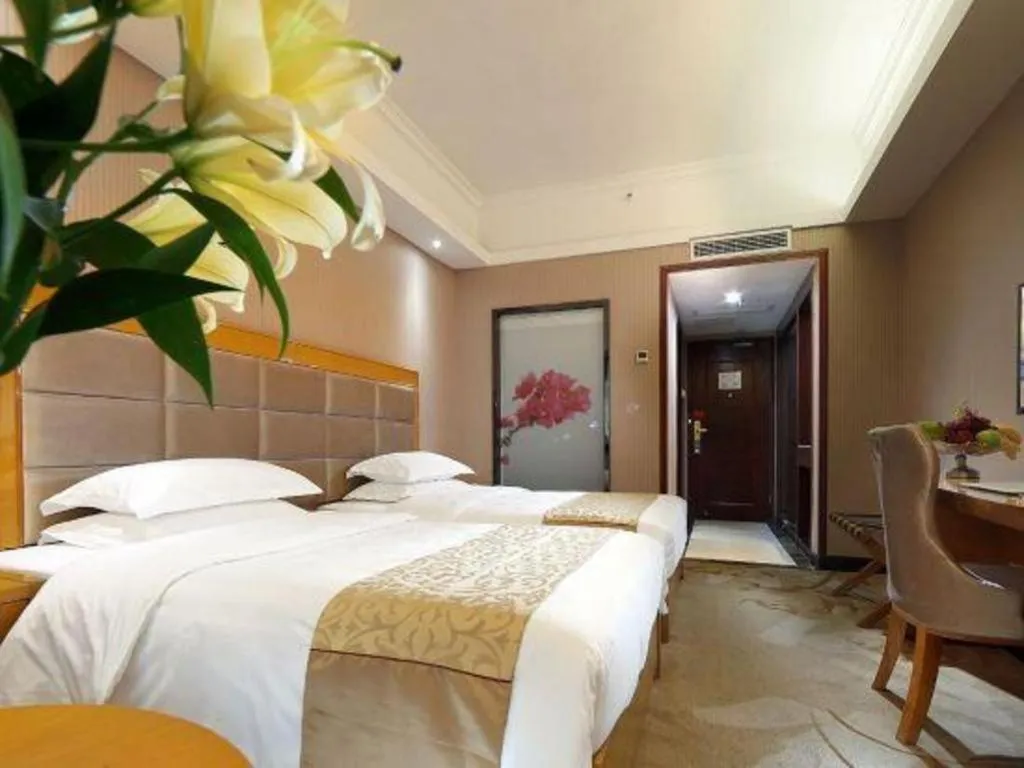 Bed in Xiamen Plaza Hotel