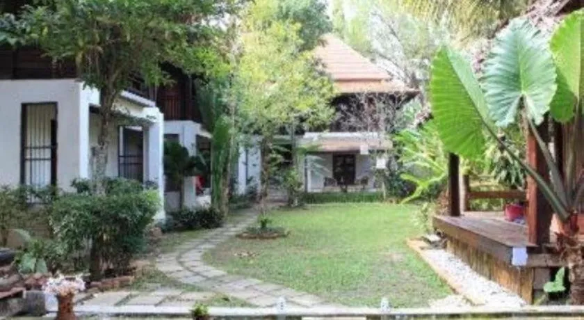 Baan Gong Kham Hotel