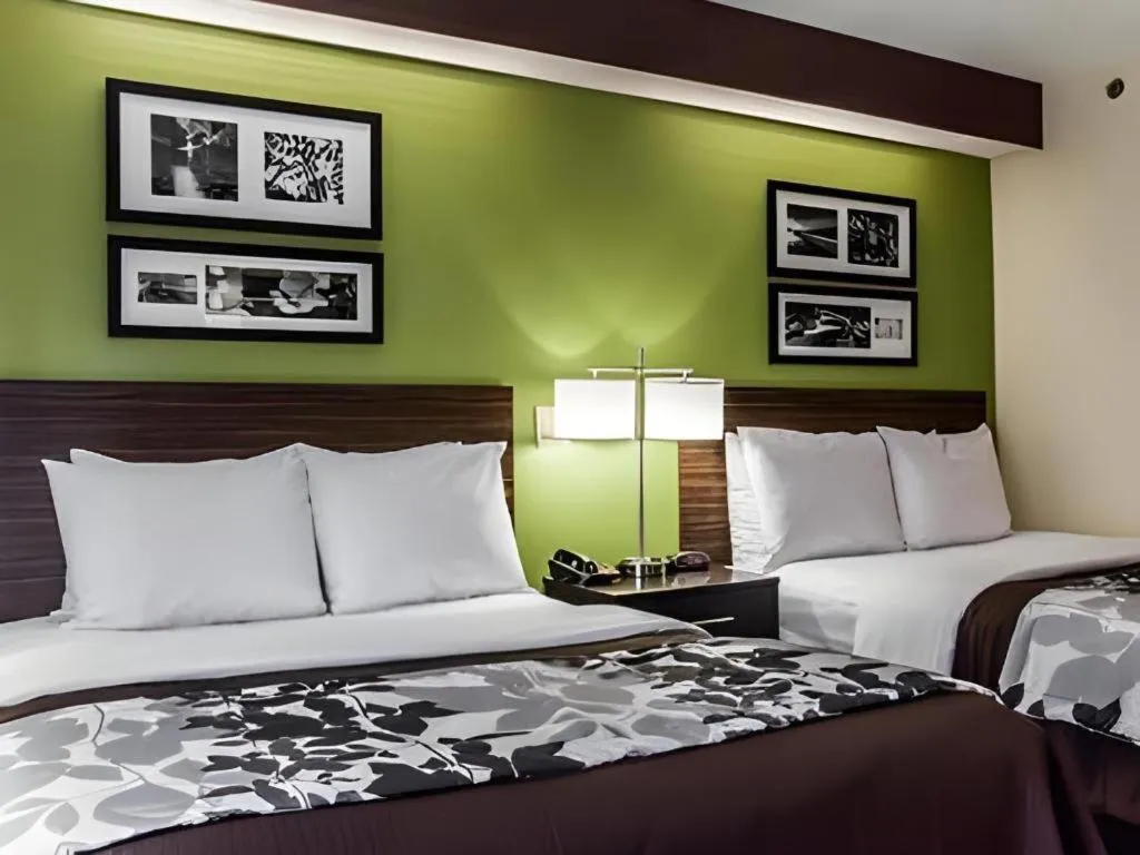 Bed in Sleep Inn Airport - Billy Graham Parkway