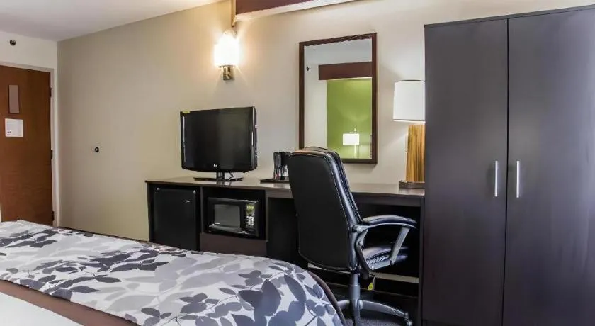 Bed in Sleep Inn Airport - Billy Graham Parkway