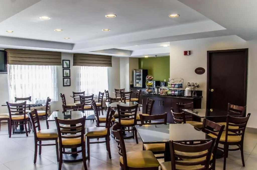 Sleep Inn Airport - Billy Graham Parkway